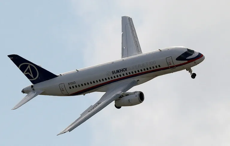 «Sukhoi Superjet 100», честь и гордость российской авиации, призван заменить западные самолеты соответствующей категории. Однако двигатель западного происхождения для новых самолетов поступает не с завода-изготовителя, а берется со склада бывших в употреблении запчастей.
