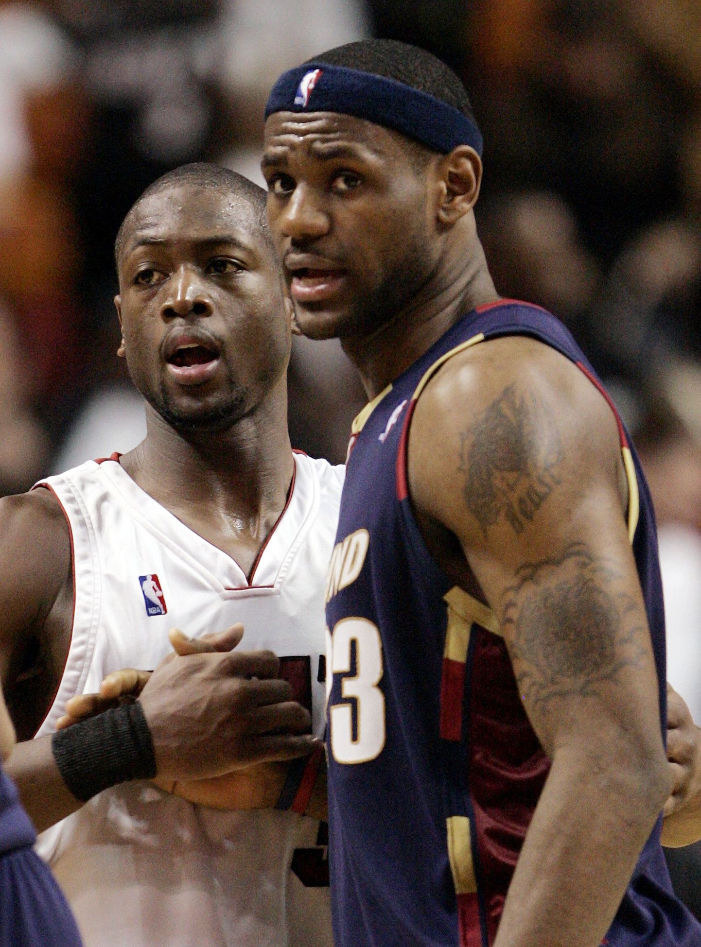 LeBron James (paremal) ja Dwyane Wade hakkavad mängima koos Miami Heatis.