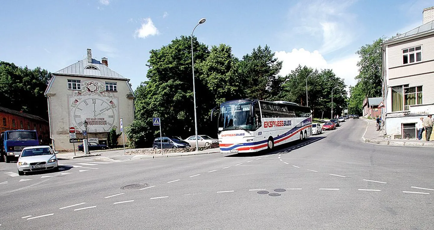 Sebe täistunniekspressid hakkavad Tartus sõitma jälle Tähtvere kaudu. Maaülikooli juures teevad need ekstra peatuse «pargi ja reisi»-süsteemi ehk autoga bussipeatusse tulnute tarbeks.