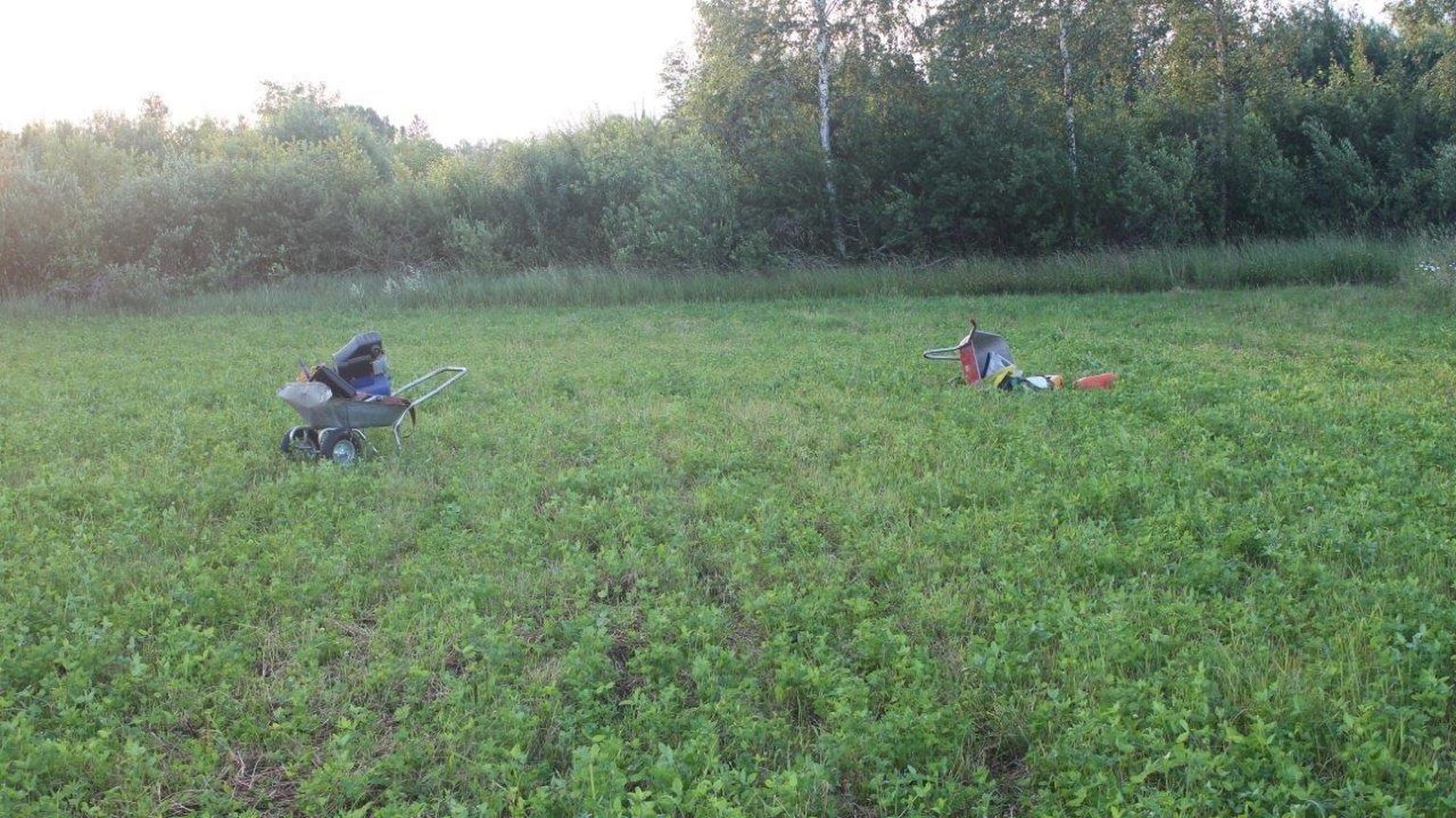 Varastatud kraami jätsid põgenevad vargad Mõisaküla äärde põllule ja ise jooksid nad Läti pinnale jäävasse võssa.