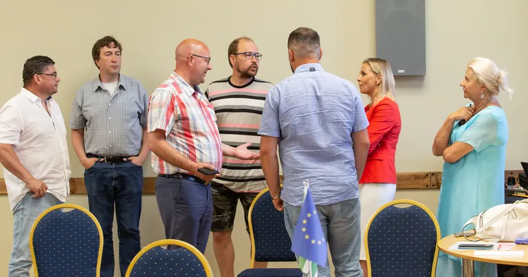 Jõhvi volikogu uus "Kirju-Mirju" koalitsioon: sinna kuuluvad Reformierakonna, Keskerakonna, EKRE, valimisliitude "Jõhvi Eest", "Jõhvi" ja "Jõhvi - Meie Kodu" liikmed.