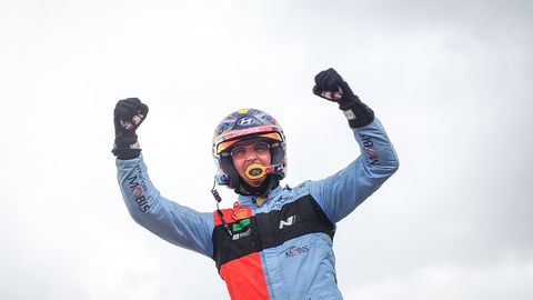 Neuville'i ja teiste Hyundai sõitjate pea kohal ripub õnnestumisele vaatamata kirves