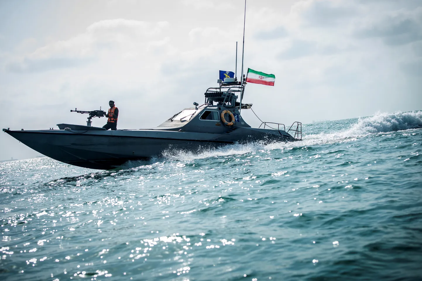Иранское патрульное судно.