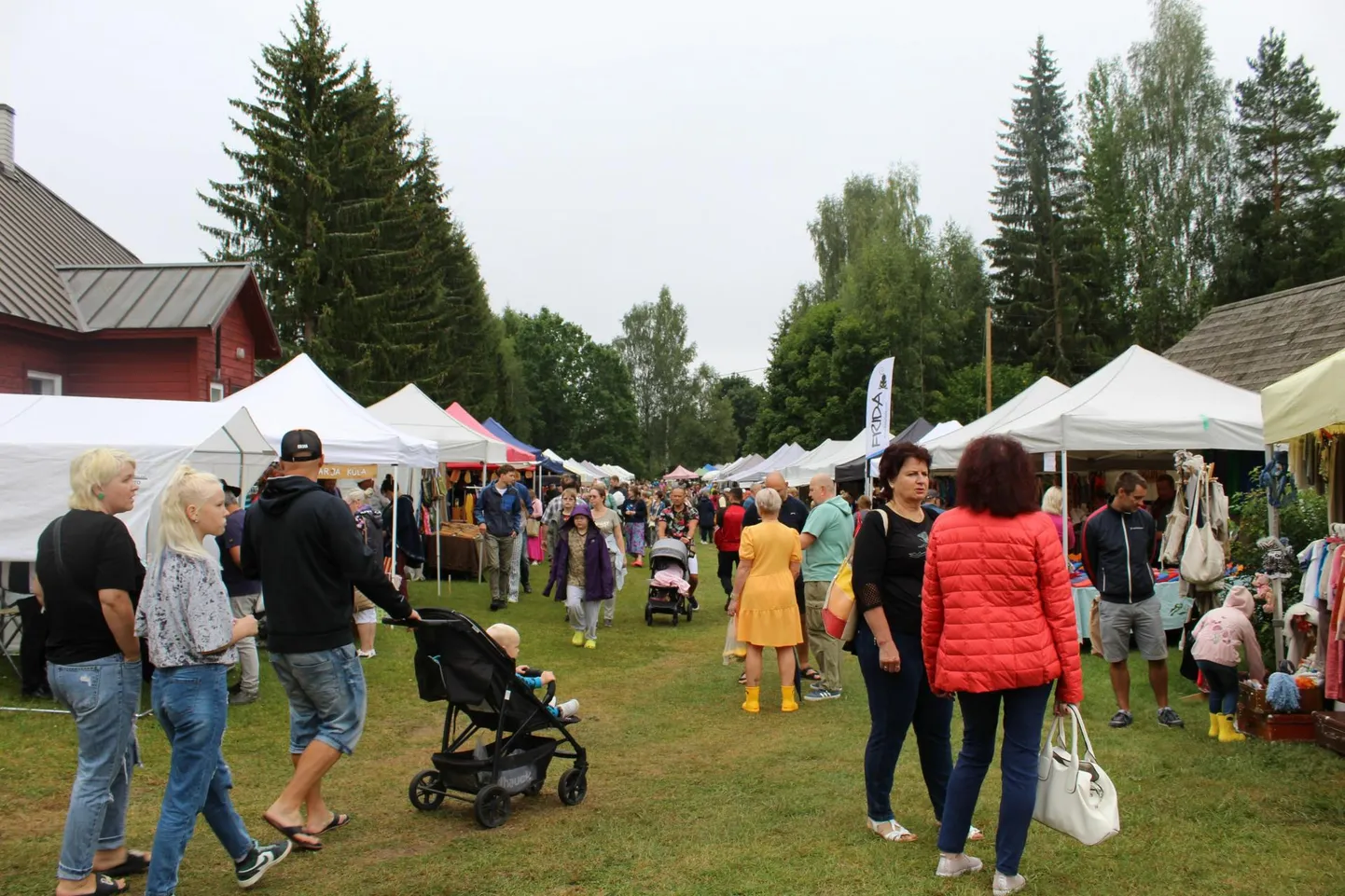 Põlvamaal Karilatsis leiab aset järjekordne Ökofestival, kus muu hulgas tunnustatakse ka maakonna kauneimaid kodusid.
