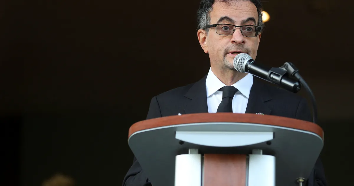 Kolleegi automaadiga sihtinud Briti suursaadik Mehhikos vallandati