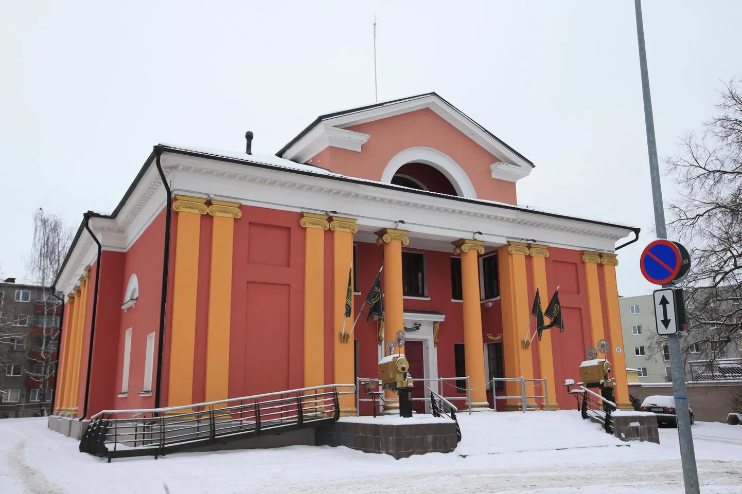 Praeguseks on uhke maja tühjalt seisnud ligi kaks aastat.