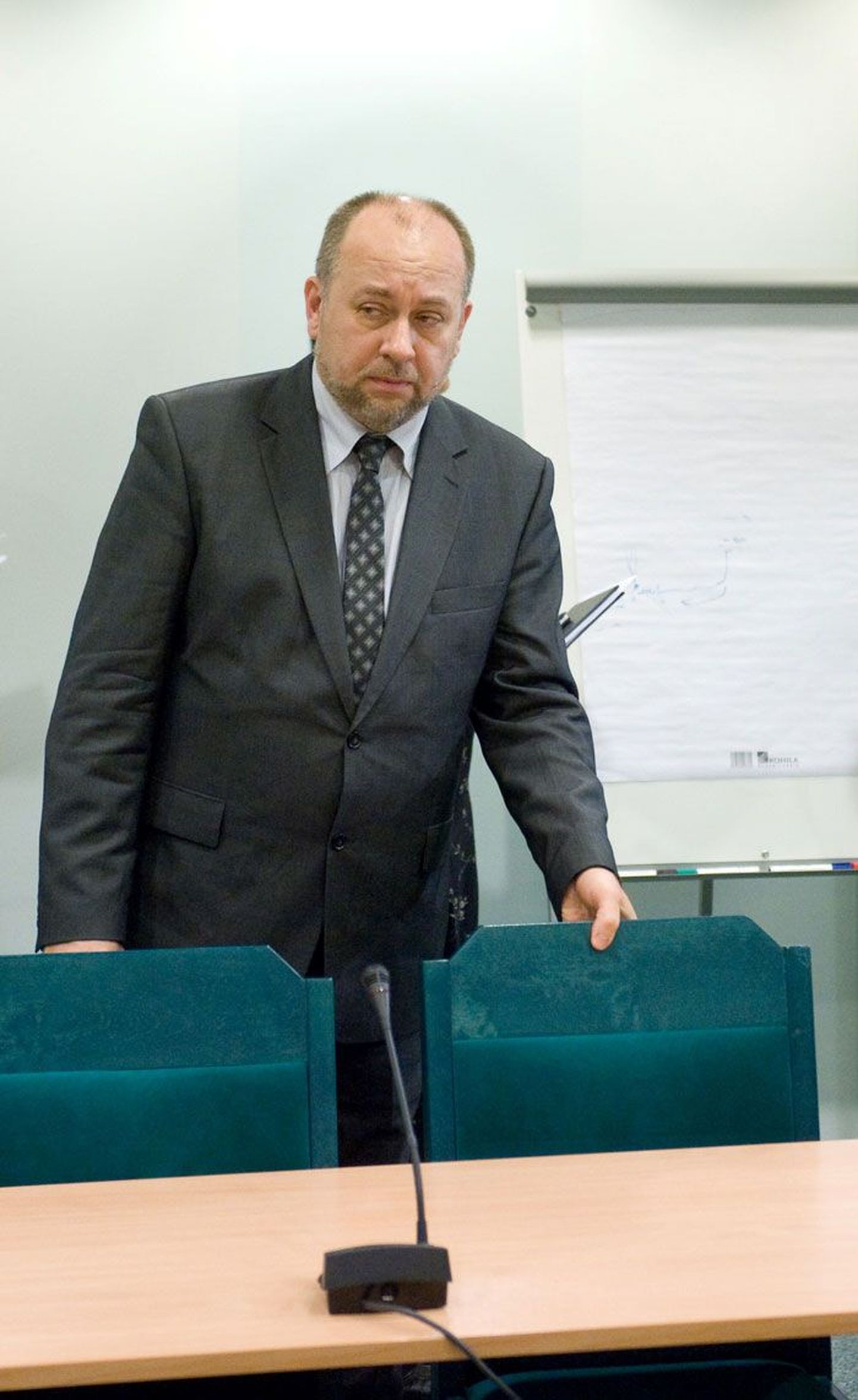 Ivo Parbus ja Elmar Sepp (teisel pildil) heideti erakonnast välja kohe pärast süüdimõistva otsuse jõustumist.