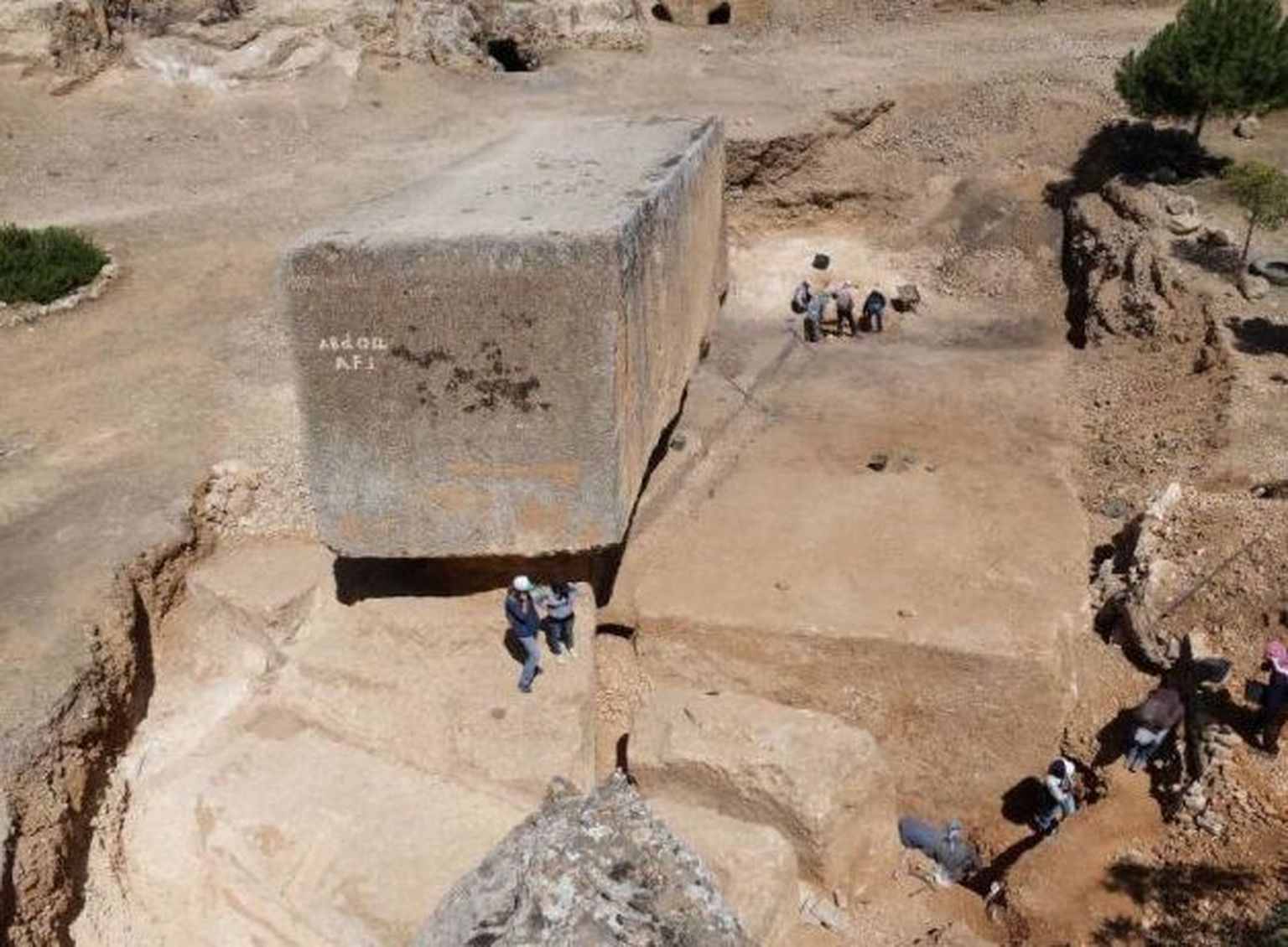 Liibanonis Baalbekis leiti iidne inimkäega tahutud kiviplokk, mida peetakse suurimaks