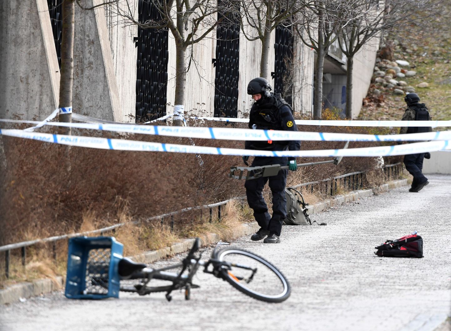 Jaanuaris sai Stockholmis Vårby gårdi metroojaama juures granaadiplahvatuses surma 63-aastane mees, kes tänaval vedelenud relva seda mänguasjaks pidades üles korjas.