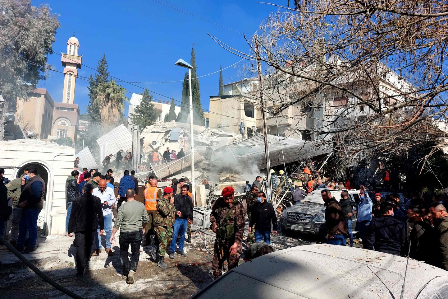 Iisraeli rünnakus Süüria pealinna Damaskuse elumajale sai surma vähemalt viis inimest.