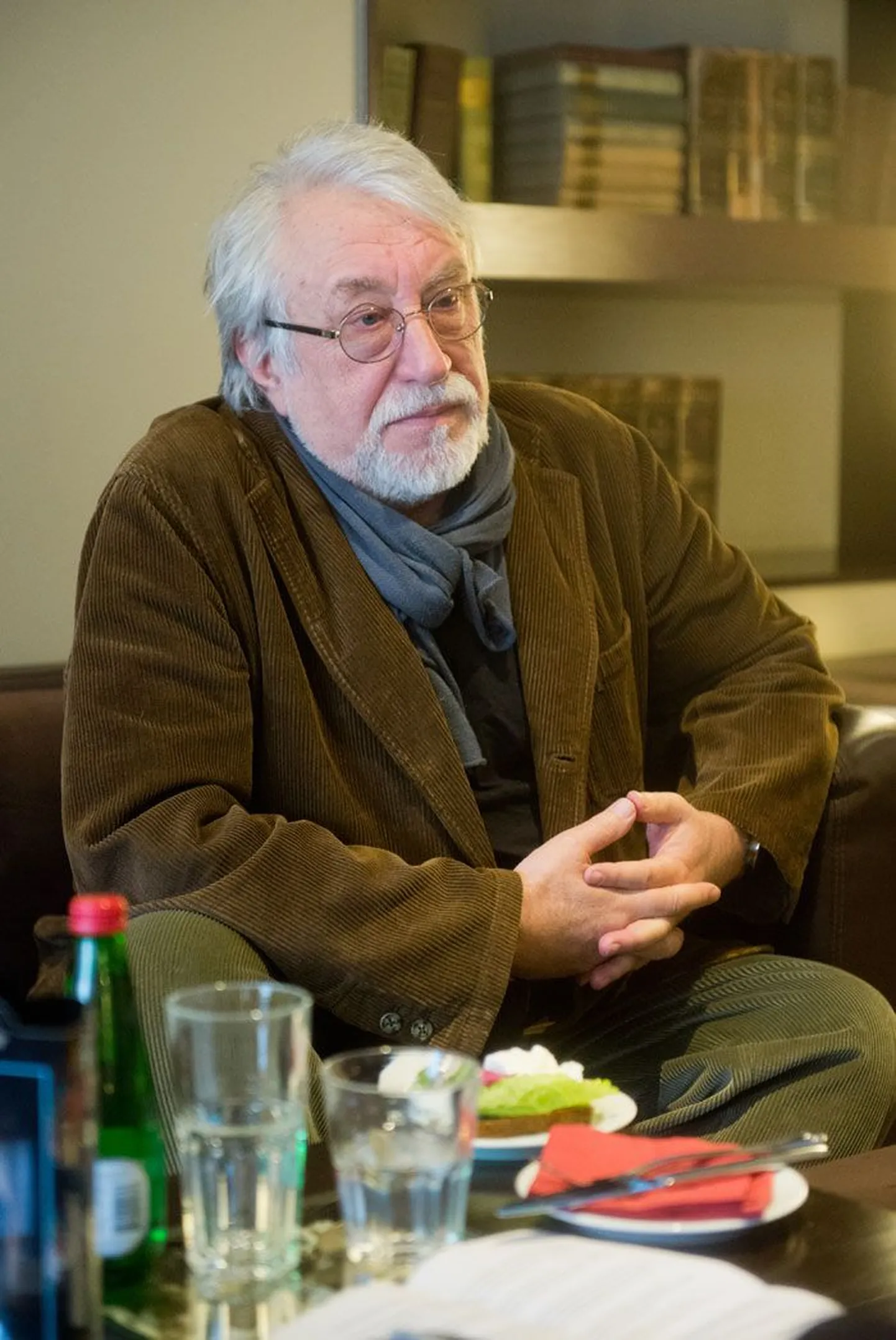 Поэты Юрий Кублановский, Александр Кушнер и Леонид Юзефович говорят о вечной жизни, которая была до них и будет после их ухода.