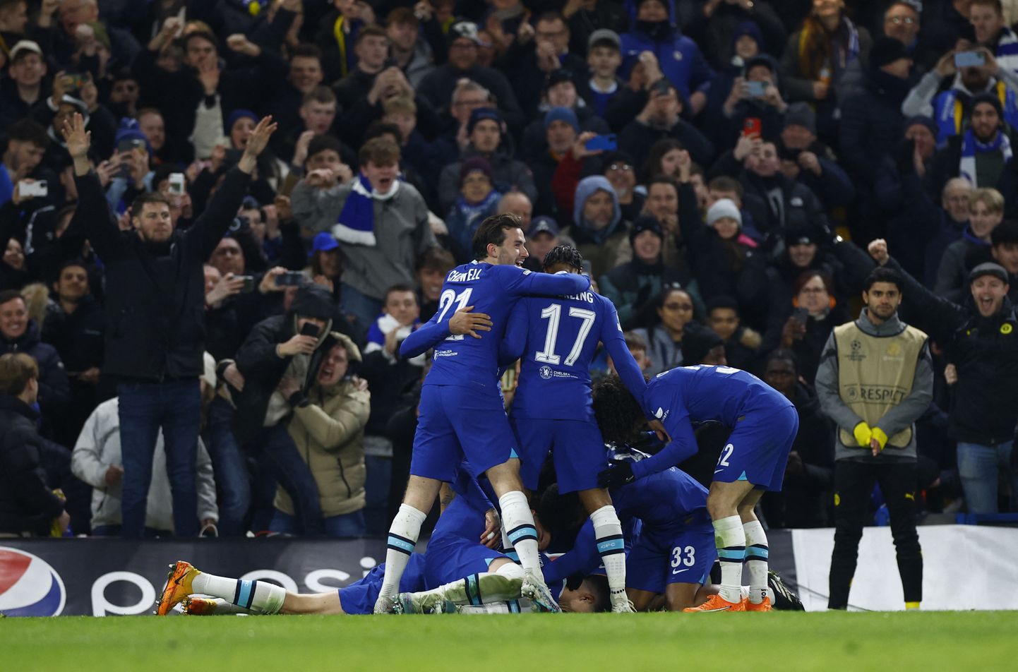 Londoni Chelsea mängijad võitu tähistamas.