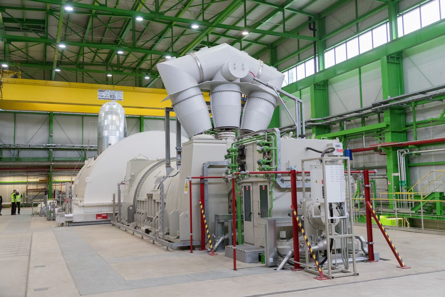Auvere elektrijaama «süda», 100 miljonit eurot maksev aurutrummel koos generaatoriga.