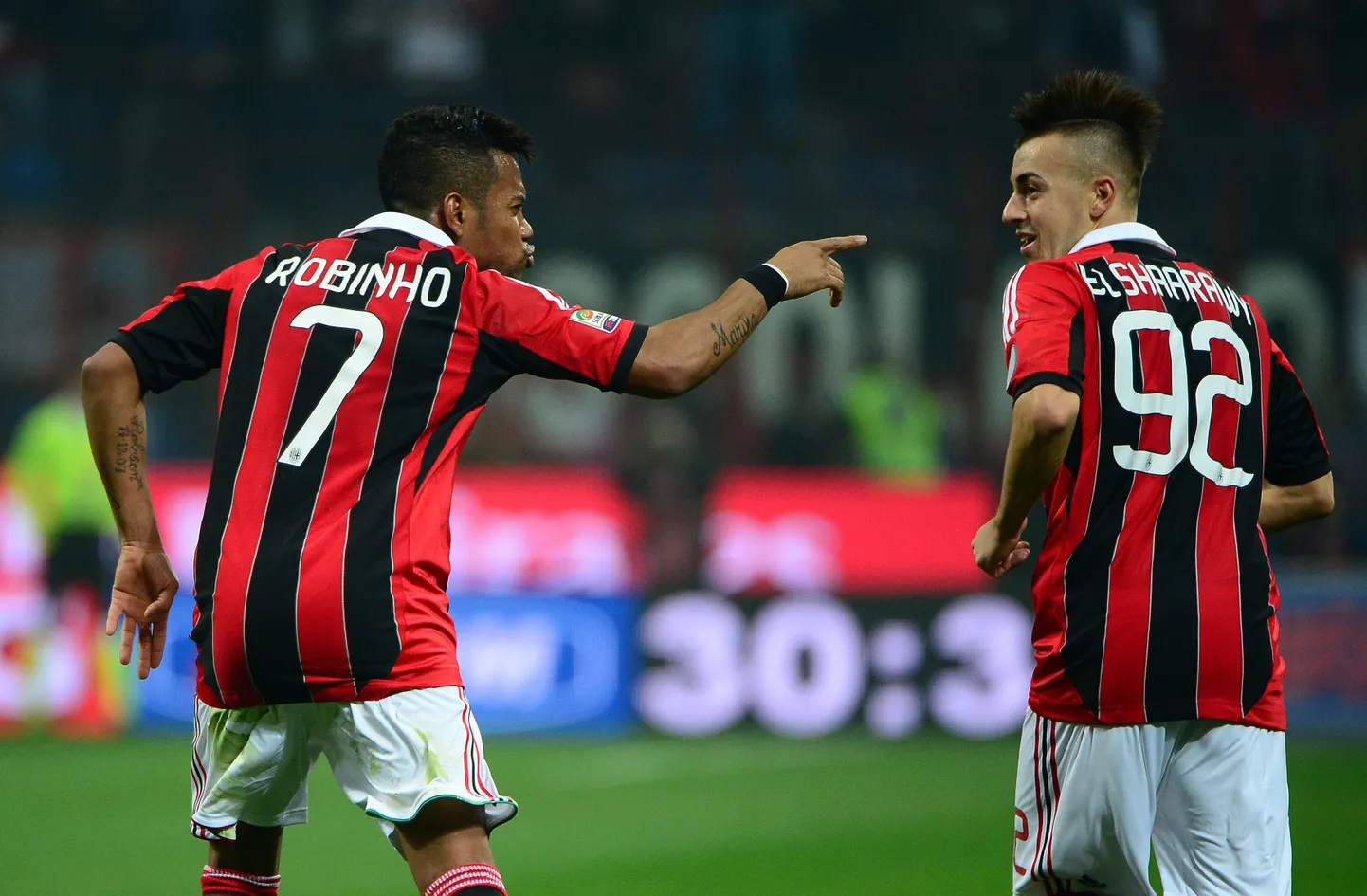 Robinho (vasakul) koos Stephan El Shaarawy'ga väravat tähistamas.