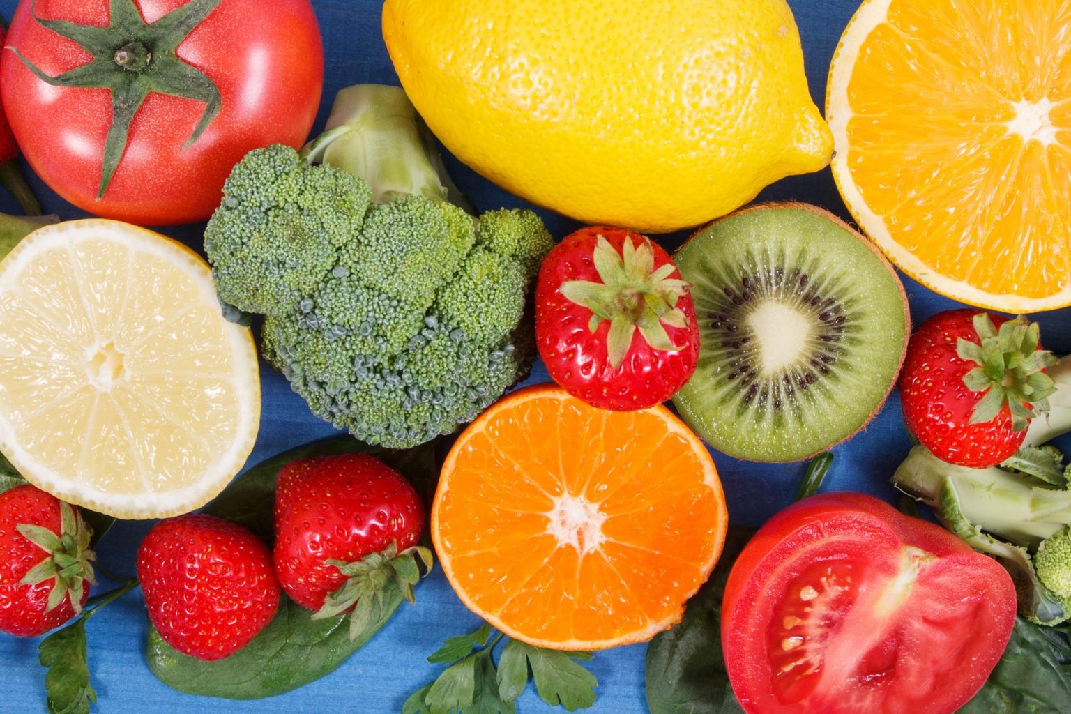 C-vitamiini leidub paljudes tihti tarbitavates puu- ja köögiviljades ning marjades.