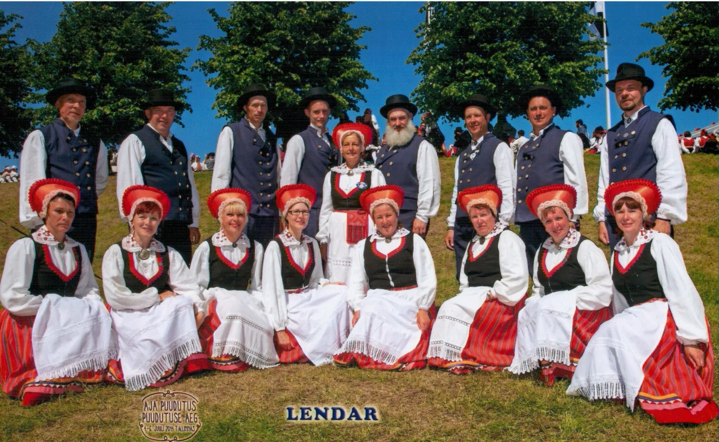 Treimani rahvatantsurühm Lendar 2014. aasta tantsupeol.