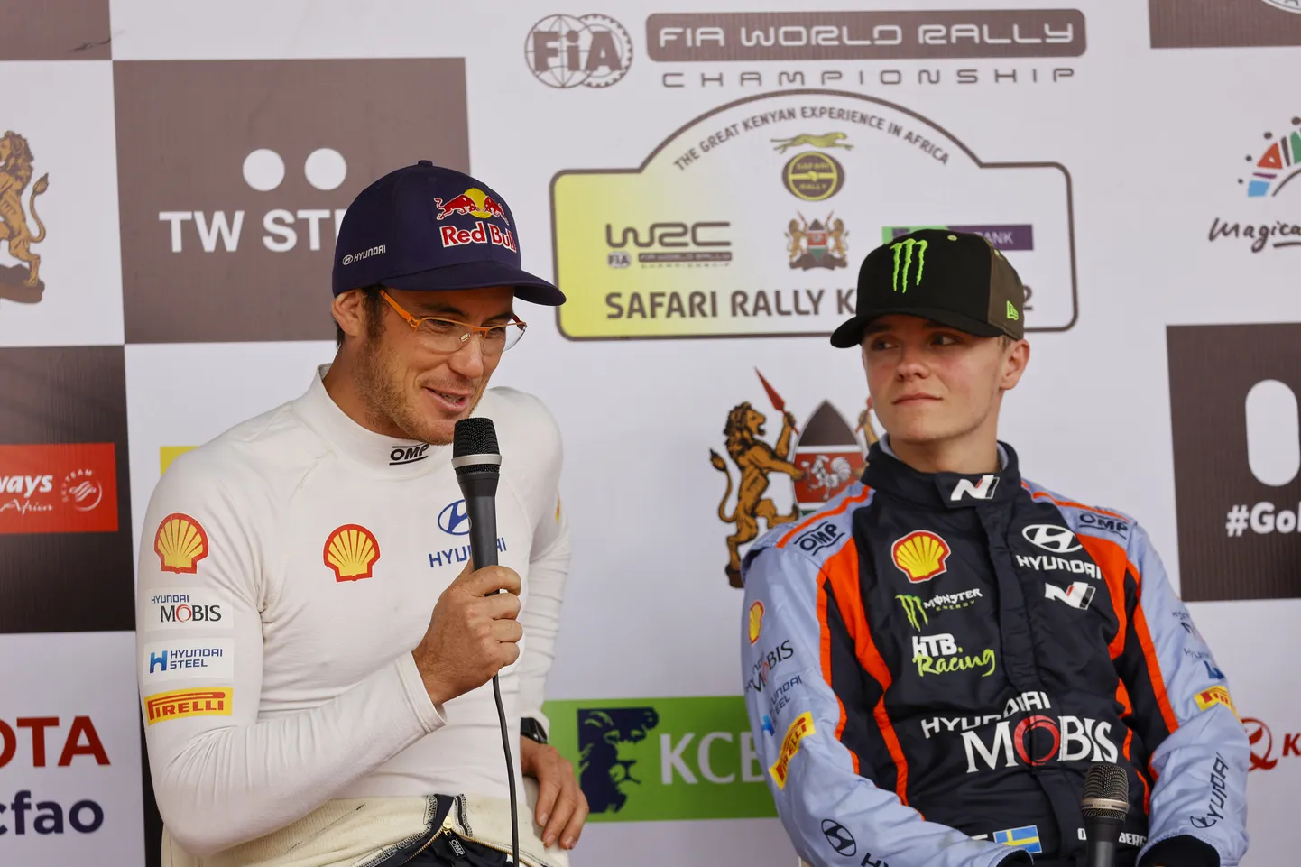 Thierry Neuville (vasakul) ja Oliver Solberg.
