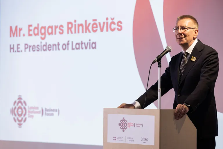 Nacionālās dienas pasākumu svinīgi atklāja Valsts prezidents Edgars Rinkēvičs.