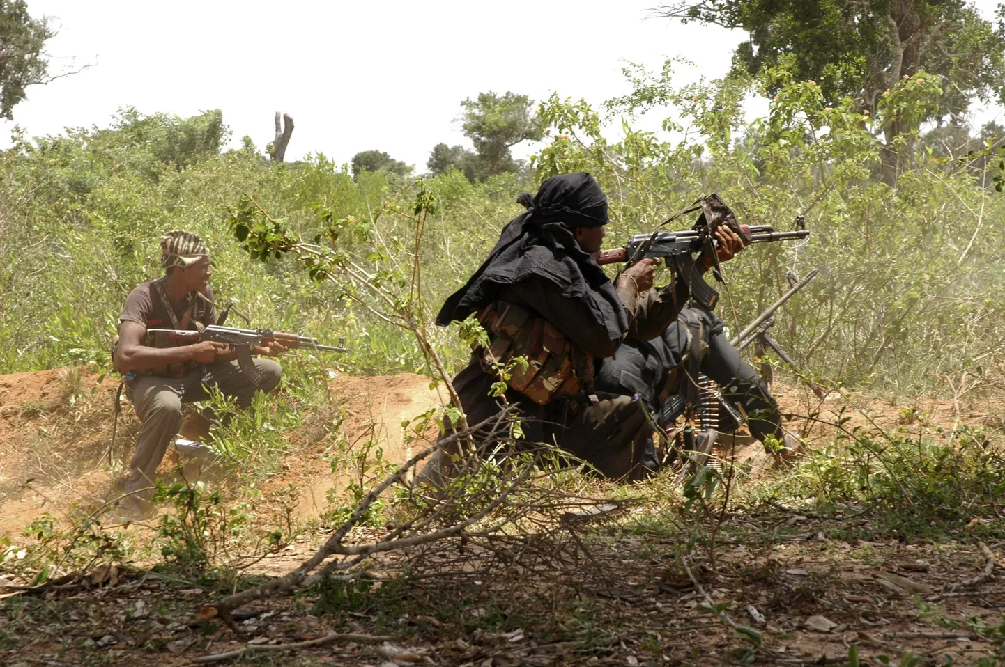 Tamili sissid võitlemas pealetungiva armee vastu Sri Lanka põhjaosas.