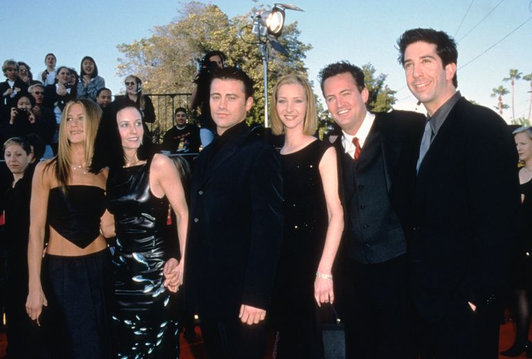 «Sõprade» osatäitjad 1999. aastal (vasakult): Jennifer Aniston (Rachel Green), Courteney Cox (Monica Geller), Matt LeBlanc (Joey Tribbiani), Lisa Kudrow (Phoebe Buffay), Matthew Perry (Chandler Bing) ja David Schwimmer (Ross Geller).
