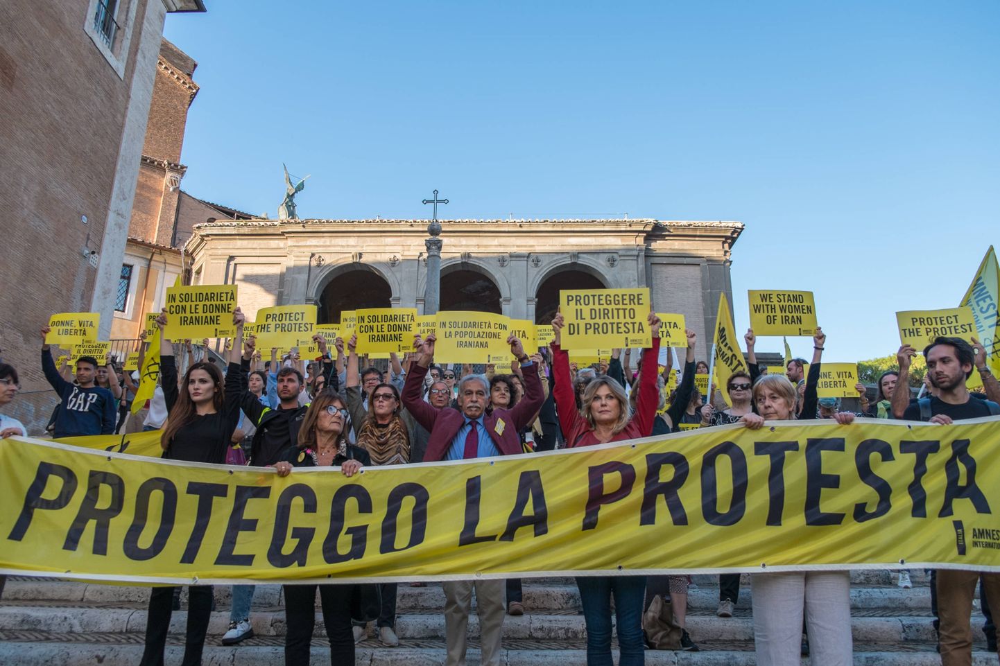 Amnesty Internationali aktivistide meeleavaldus Roomas toetuseks Iraani protestidele.