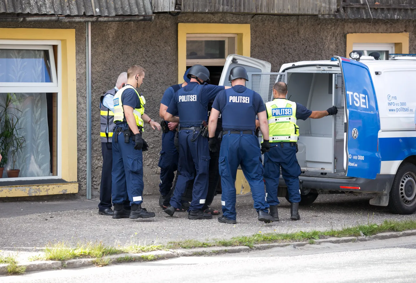 Politseireformi tulemusel tõuseb oma eluga riskivate politseinike ja piirivalvurite miinimumpalk.