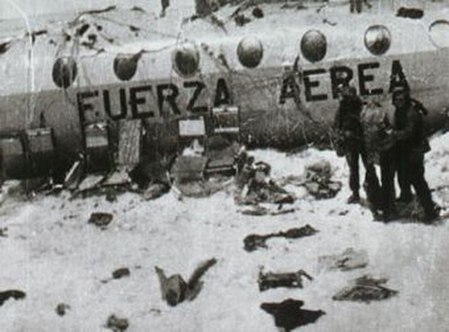 Andides 1972. aasta 16. oktoobril Tšiili ja Argentina vahelisel alal aset leidnud lennuõnnetusega on seotud kannibalism