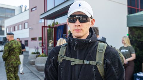 FOTOD JA VIDEO ⟩ «Kui hästi läheb tahaksin seal töötada.» Pärast 22 aastat alustasid ajateenijad taas teenistust õhuväes