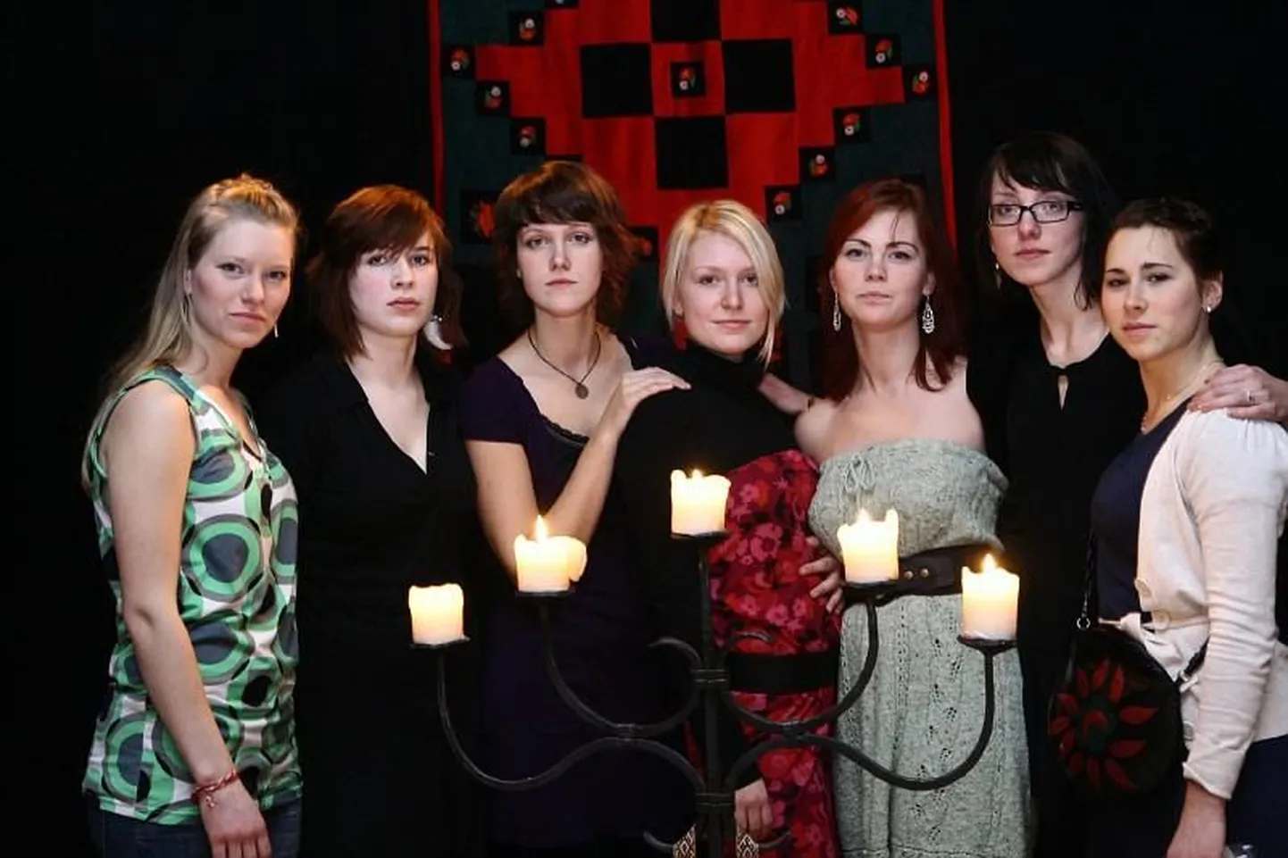 Viljandi kultuuriakadeemia tudengineiudest koosnev bänd NolensVolens annab välja esikplaadi, mida tutvustatakse kontsertidel mitmes Eesti linnas.