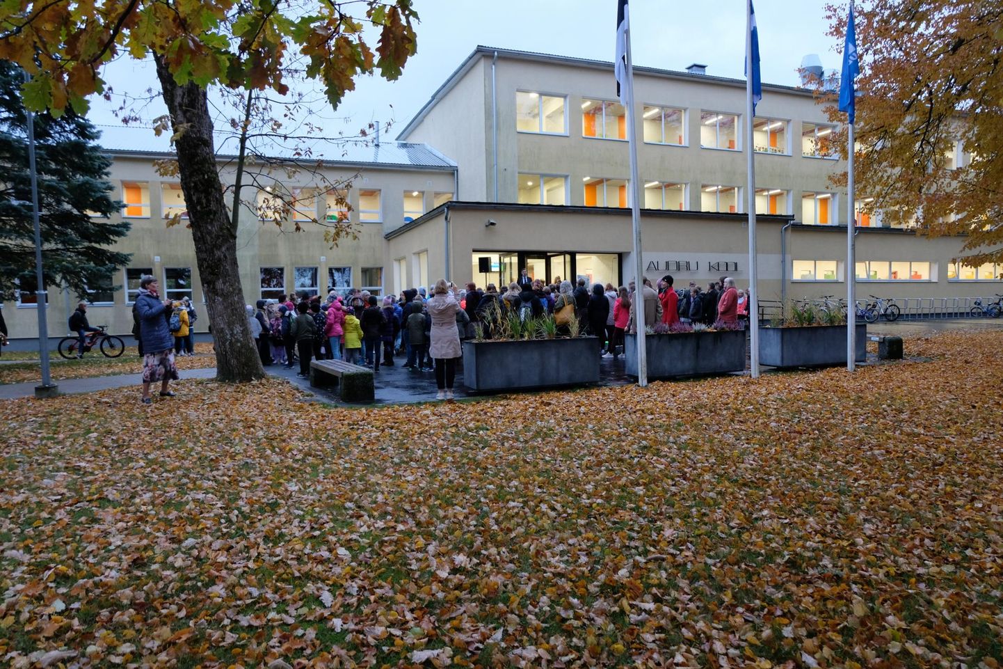 Audru kool tähistab 80 aasta möödumist päevast, kui õnnistati praeguse koolimaja esimest hoonet.