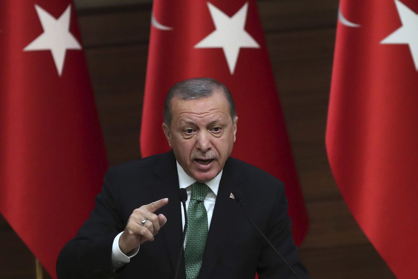 Türgi president  Recep Tayyip Erdoğan laiendas taas oma võimupiire.