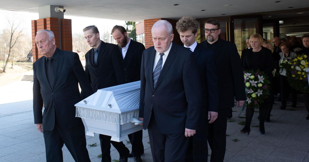 Asta Selter saadeti viimsele teele