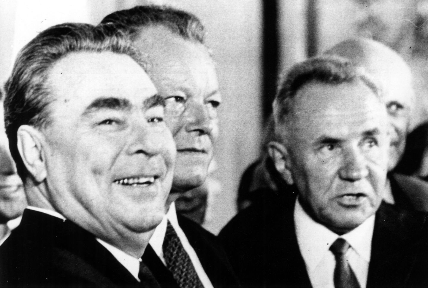 Leonid Brežnev (vasakul) Willy Brandt ja Aleksei Kossõgin.