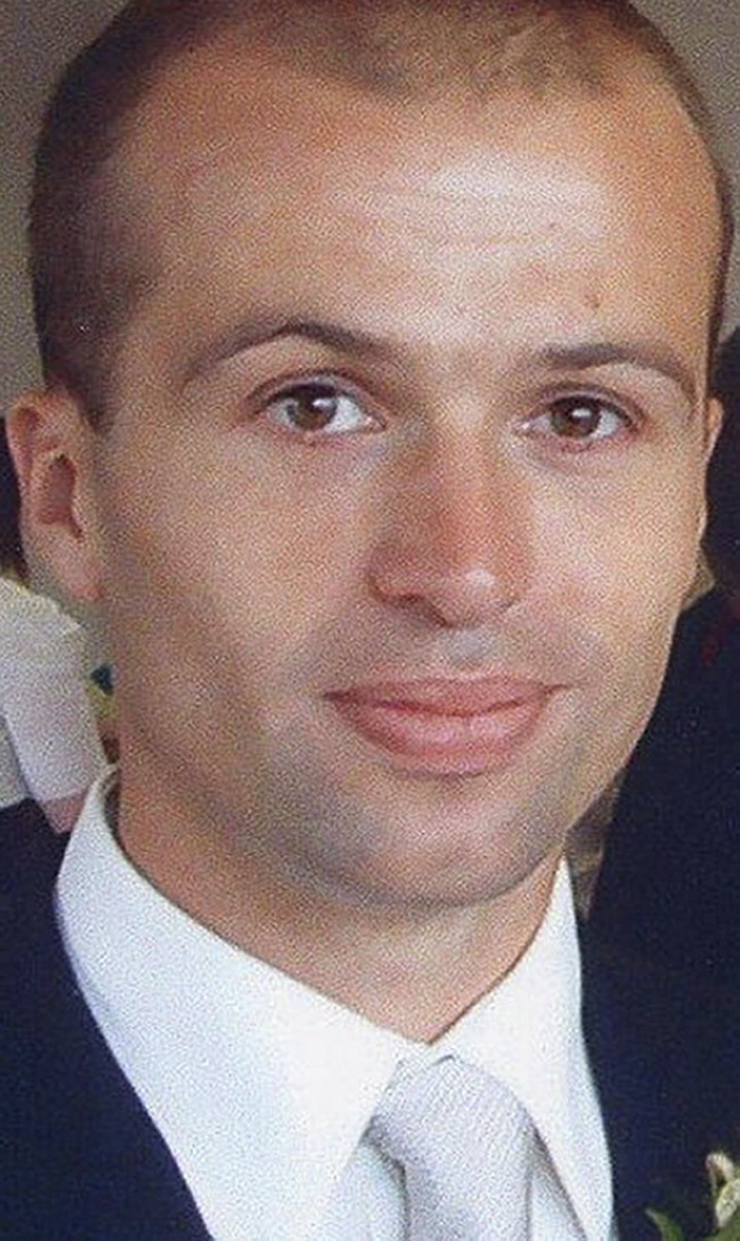 Briti välisluure koodimurdja 31-aastane Gareth Williams leiti 2010. aasta augustis ta korterist surnuna. Mees oli alasti ja lukustatud reisikotti.