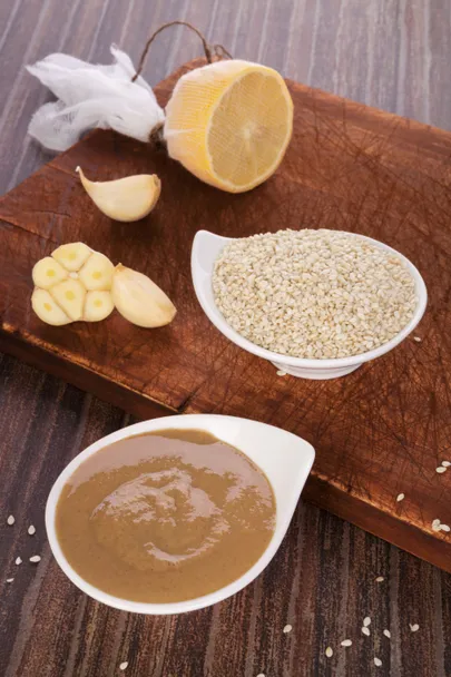 Tahini valmib seesamiseemnetest.