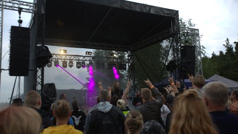 GALERII ⟩ Metsatöll Lõunaranna sadamas