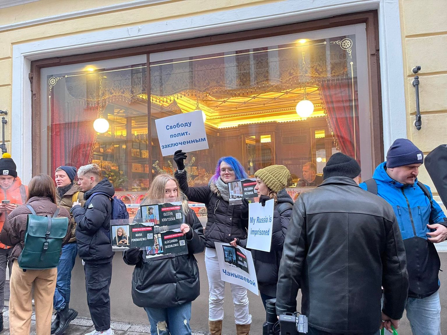 В Таллинне состоялся митинг российских беженцев, уехавших из своей страны из-за несогласия с политикой Путина
