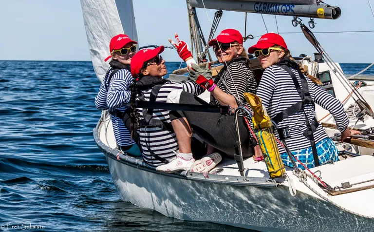 Naiskond Kaija Noblessneri Jahtklubist - A. Le Coq 58. Muhu Väina regatt 2015 - foto