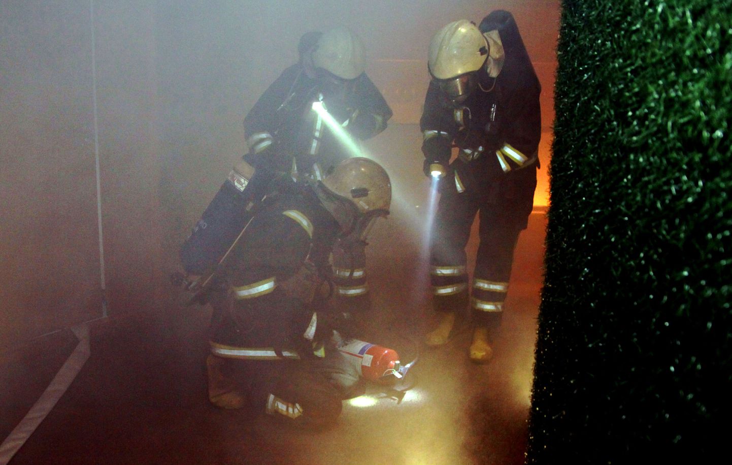 Päästjate õppus põlema läinud ööklubis. Foto on illustreeriv.
