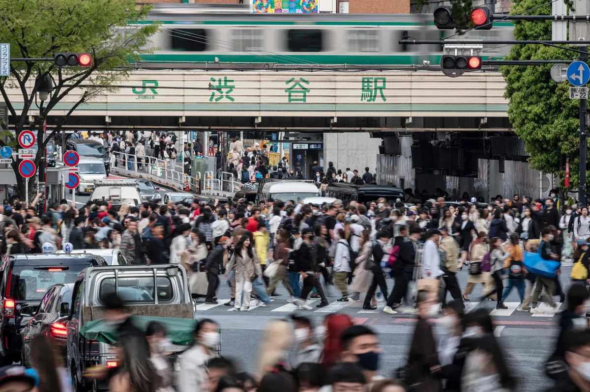 Inimesed Tokyos 5. aprillil 2023