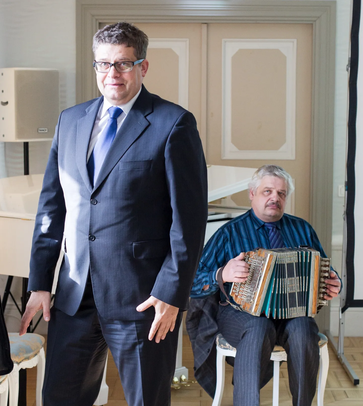 Andres Noormägi ja pillimängulembeline Riho Breivel on mõlemad endised Ida-Viru maavanemad. Eelseisvatel riigikogu valimistel ristavad nad mõõgad, esimene Isamaa ja teine EKRE nimekirjas.  MATTI KÄMÄRÄ