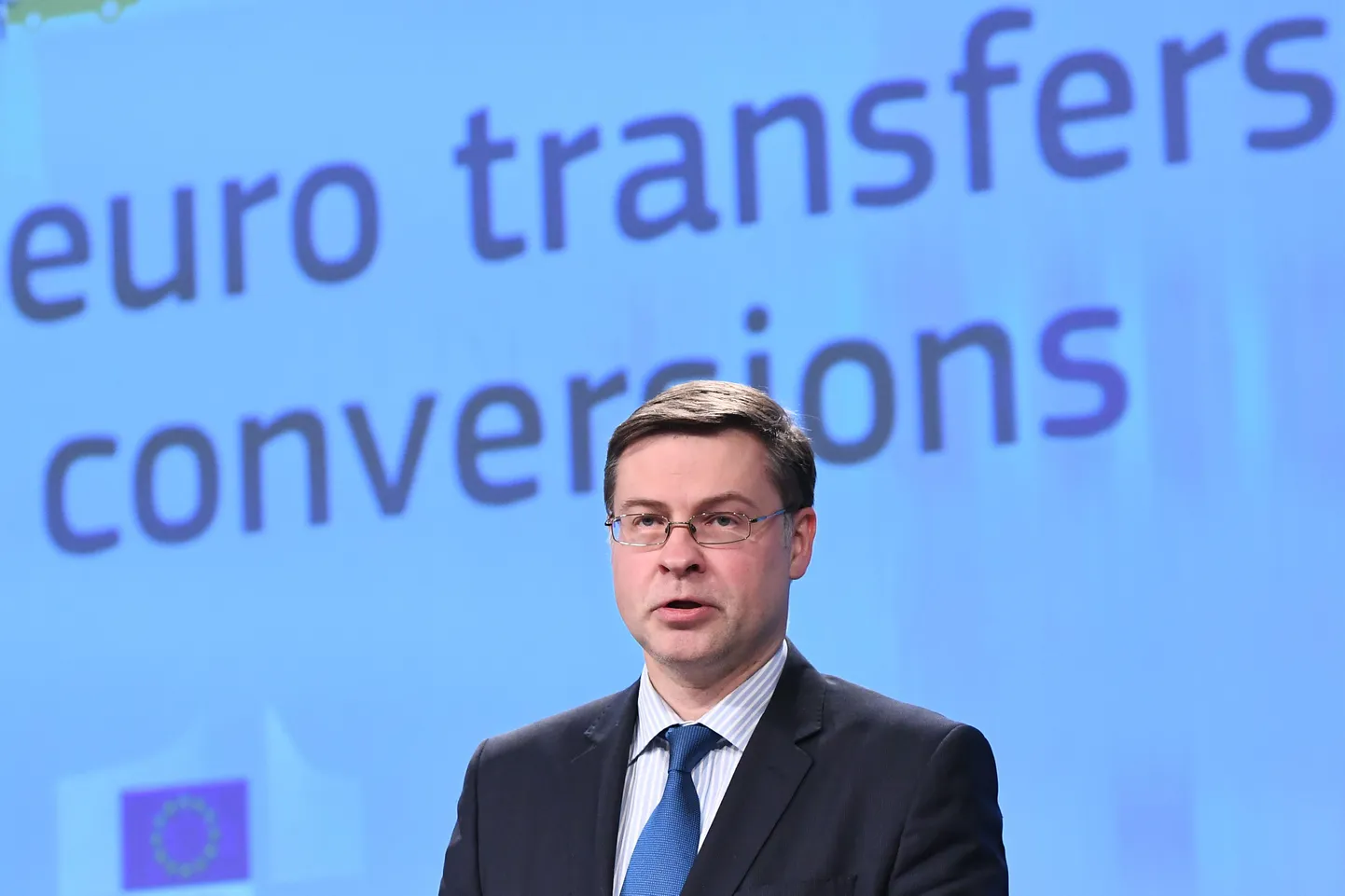 Euroopa Komisjoni euro ja sotsiaaldialoogi eest vastutav asepresident Dombrovskis.