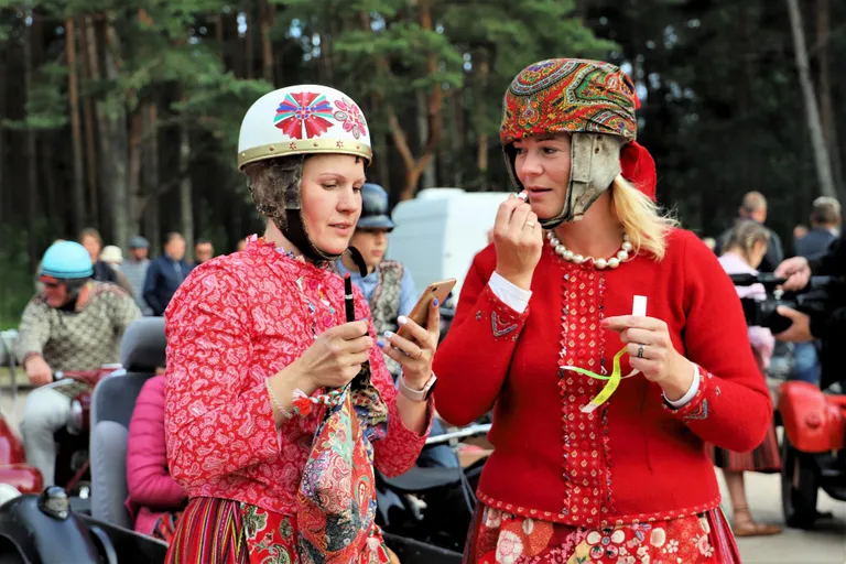Elle Mets pälvis fotoga “Paraadiks valmistumas” teise koha.