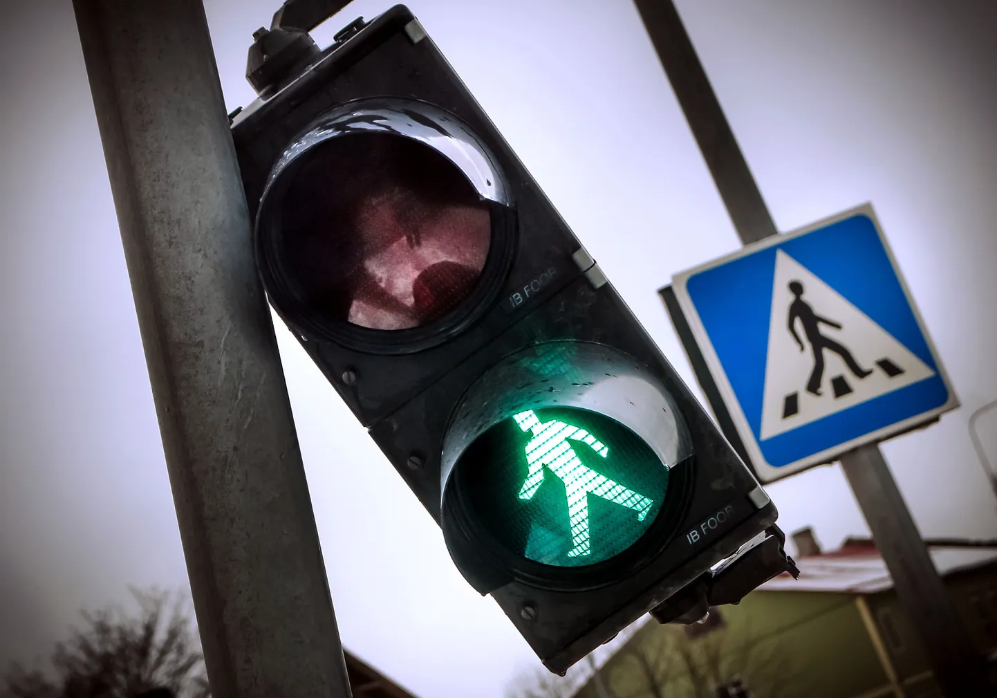 Jalakäijad peavad lubavat foorituld mõnikord kaua ootama.