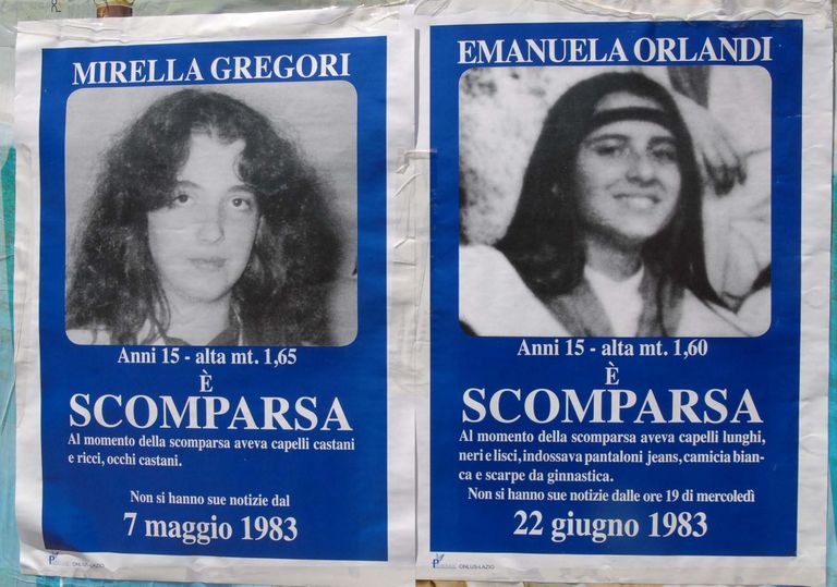 Mirella Gregori (vasakul) ja Emanuela Orlandi otsimisteated