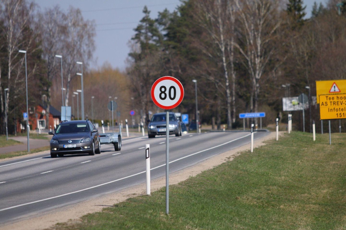 Kui mõnel pool uued märgid piirkiirust vähendavad, siis Valga piiril on nüüd varasema 70 märgi asemel lubatud kiiruseks 80 kilomeetrit tunnis.