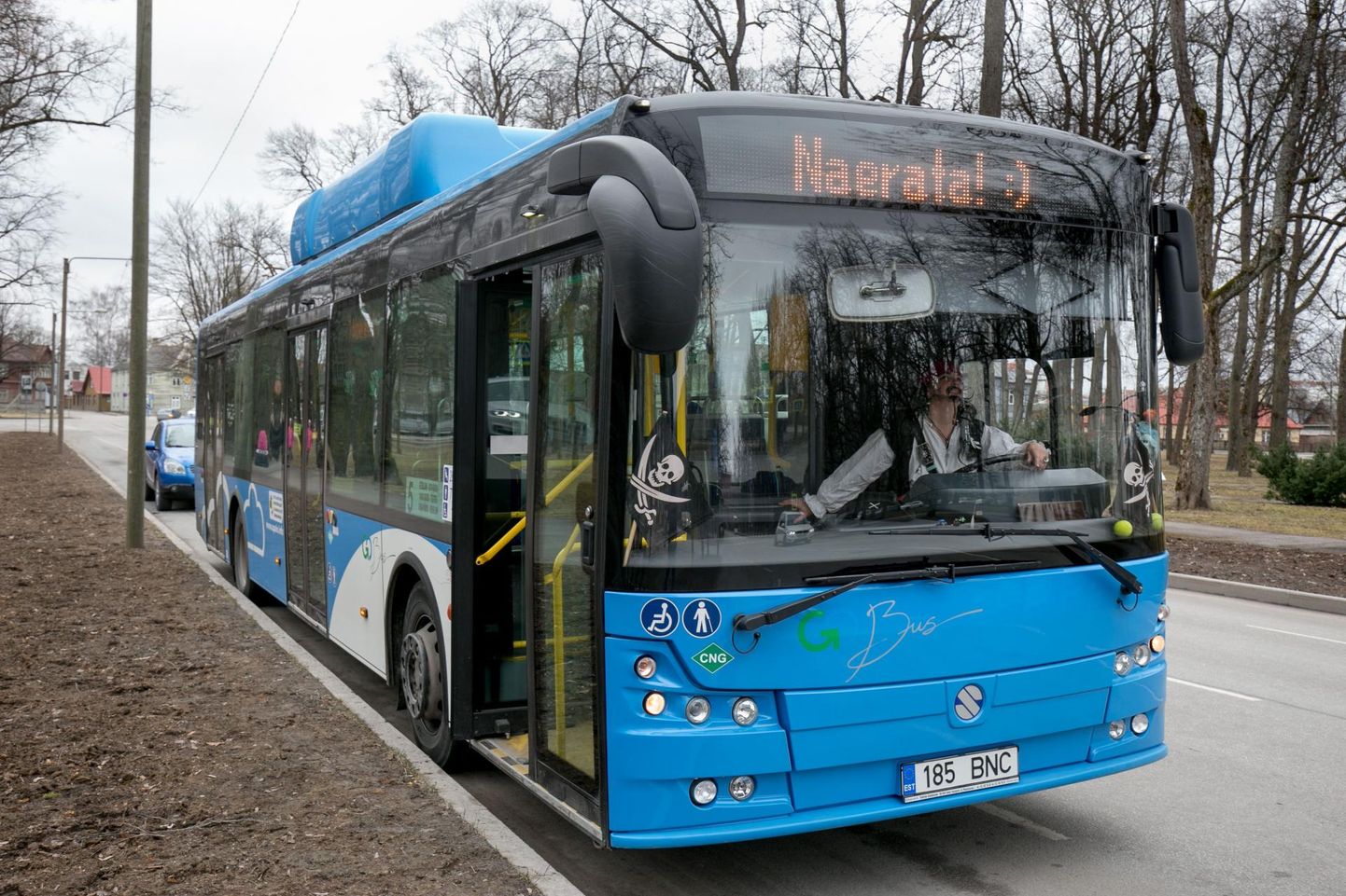 Bussipileti hinnaga ei peaks survestama inimesi end Pärnumaale sisse kirjutama.