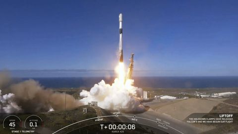 SpaceX -i rakett viib ilmaruumi Lõuna-Korea luuresatelliidi