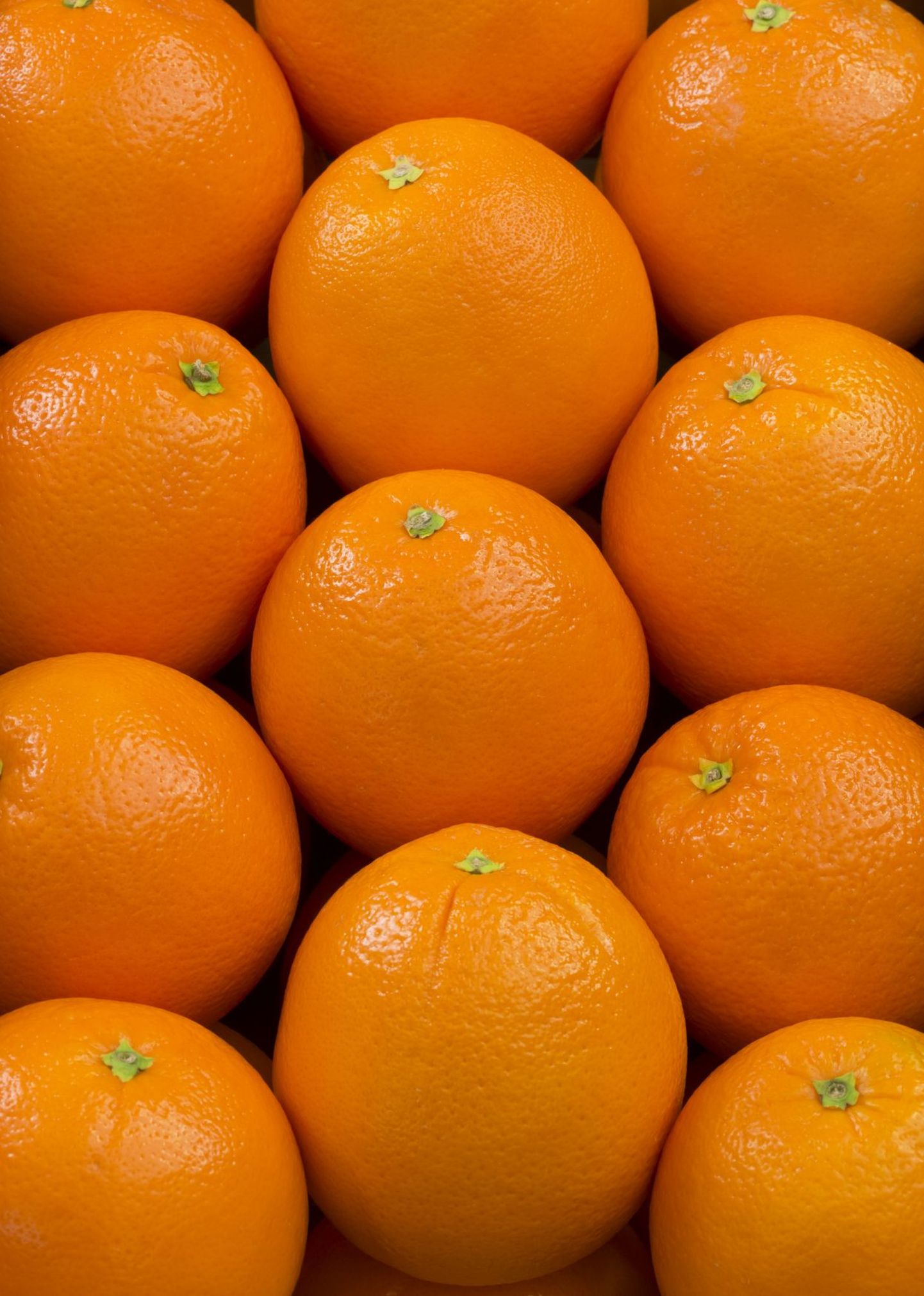 Apelsinides sisaldub aine, mis muudab naha tundlikumaks.