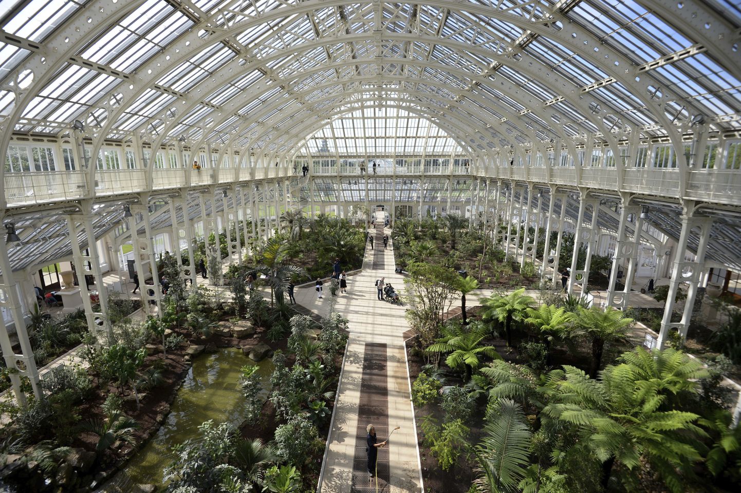 Apvienotās Karalistes botāniskā dārza atjaunotā Viktorijas laikmeta siltumnīca